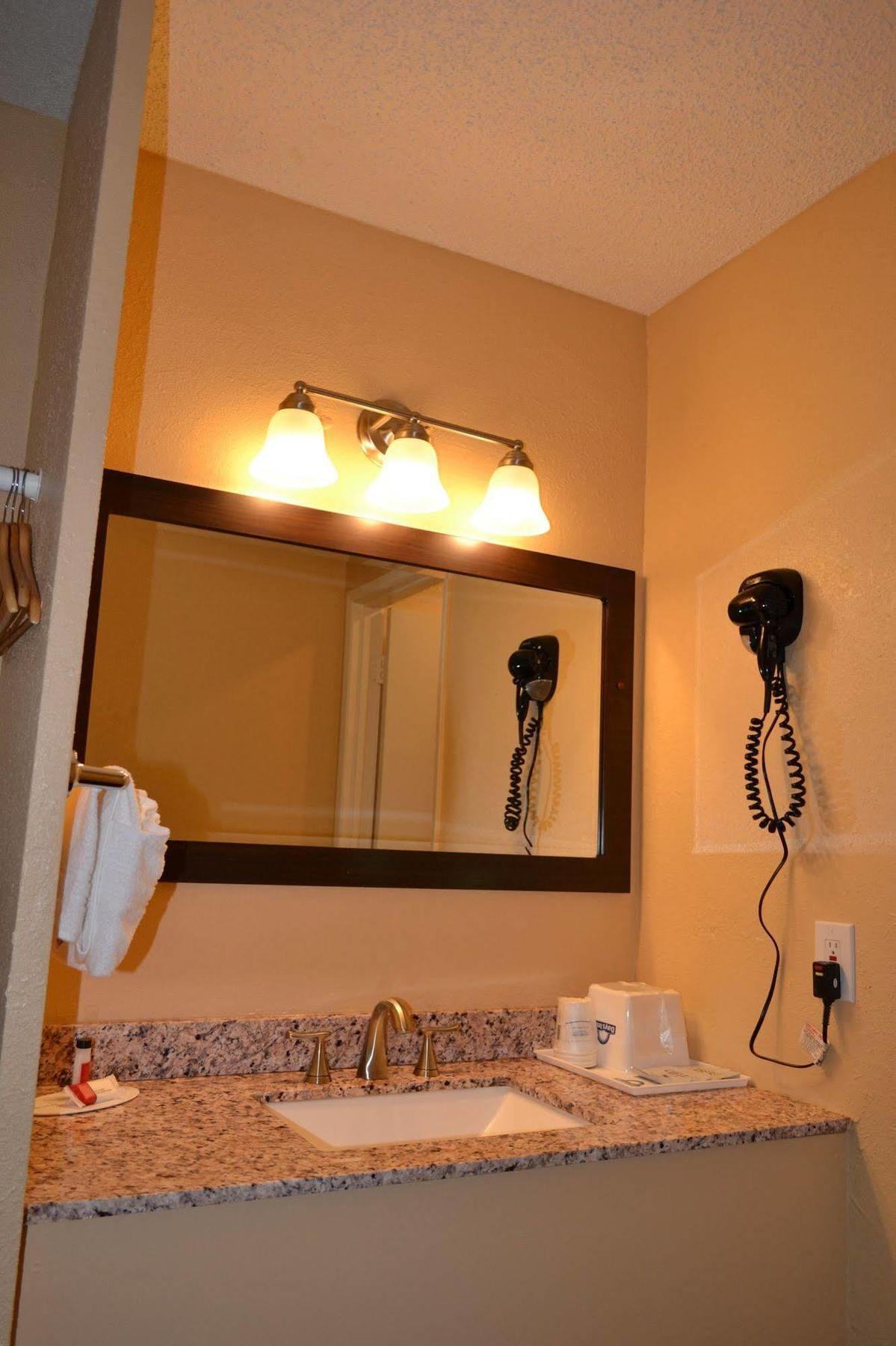 Days Inn สโปแคน ภายนอก รูปภาพ