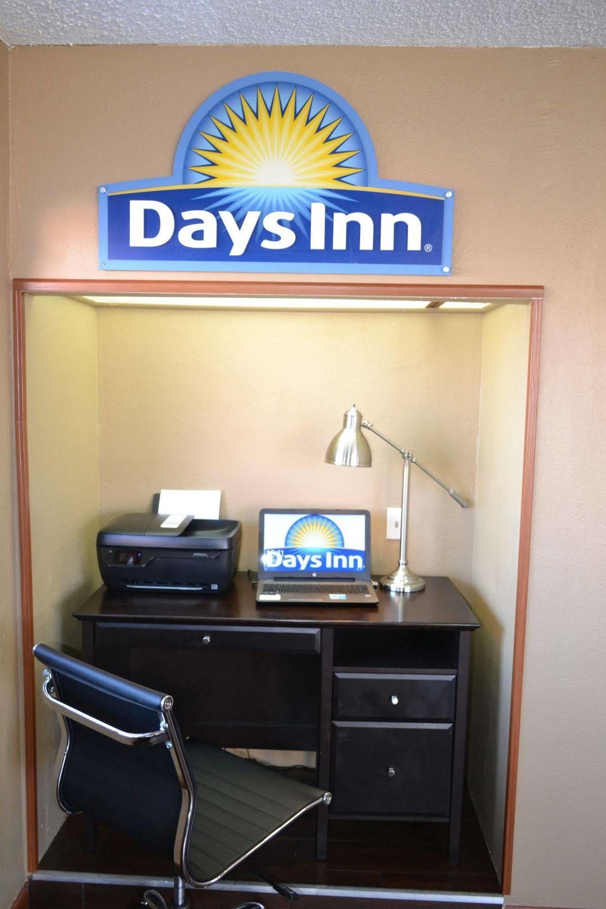 Days Inn สโปแคน ภายนอก รูปภาพ
